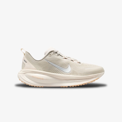 W NIKE VOMERO 18