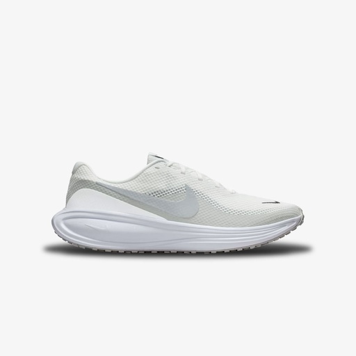 NIKE REVOLUTION 8